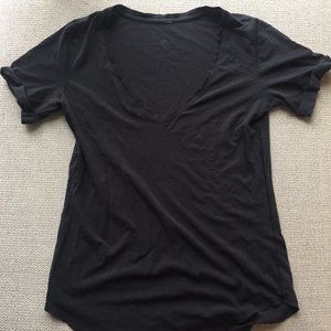 Lululemon v-neck t-shirt, size 4